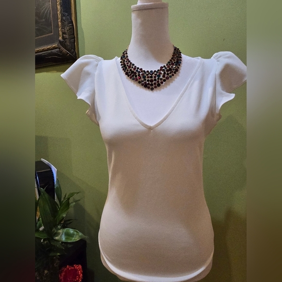 Express White Fitted Blouse . - Picture 1 of 3